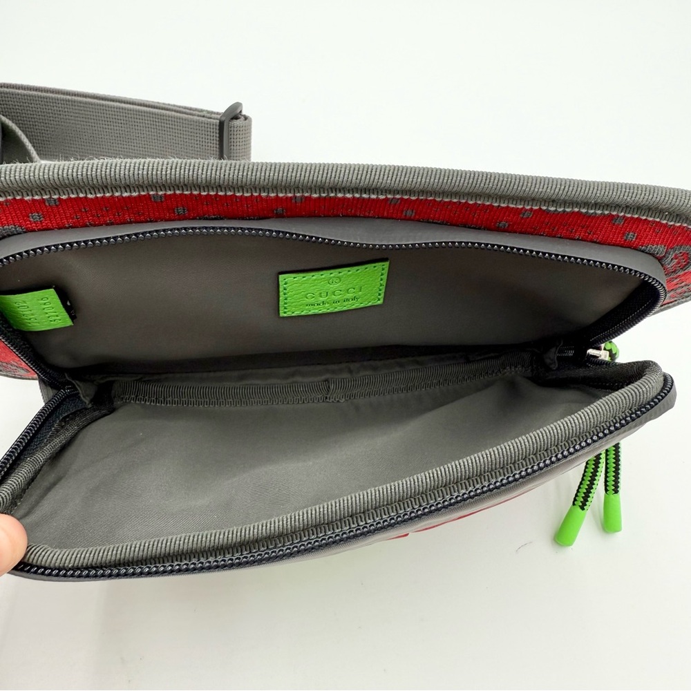 NEW Gucci Nylon Belt Bag - Picture 8 of 10